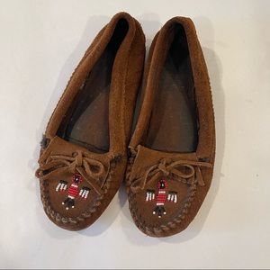 Minnetonka brown Thunderbird moccasins size 6